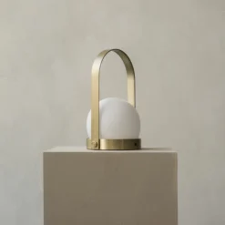 Menu Carrie Table Lamp, Brushed Brass -Umage Salgsbutik 5709262027811 4