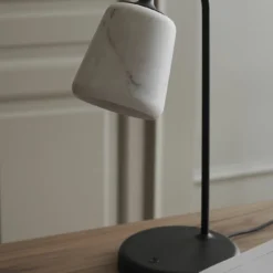 New Works Material Table Lamp, The Black SheepWh Marble/BL -Umage Salgsbutik 5712826201435 3
