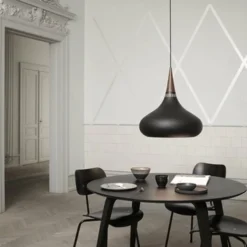 Fritz Hansen Orient™ P2, Black/Rosewood -Umage Salgsbutik 6627 Orient 1