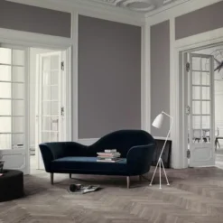 Gubi Grossman Gräshoppa Gulvlampe -Umage Salgsbutik GrashoppaFloorLamp GrandPianoSofa GUBIPouffe BL9Pendant 1600x1600 1