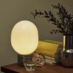 Menu JWDA Table Lamp, Calacatta, Bronzed -Umage Salgsbutik JWDA Concrete Lamp Location 04