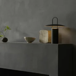 Menu Ray Table Lamp, Portable CE-ETL-UK -Umage Salgsbutik MENU Ray Table Lamp Portable 2 743c1f19 8c7d 4641 aa97 1d23e729fae7