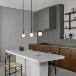 Nuura Apiales 1, Satin Black / Opal