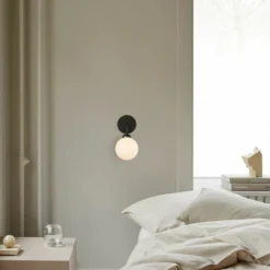 Nuura Apiales Wall, Satin Black / Opal