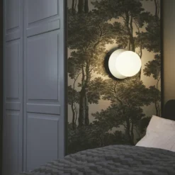 Nuura Liila 1 Medium IP44, Light Silver / Opal