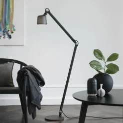 Vipp525 Gulvlampe 9 Vipp525 Gulvlampe -Umage Salgsbutik Vipp525 FloorLamp Living01 Low